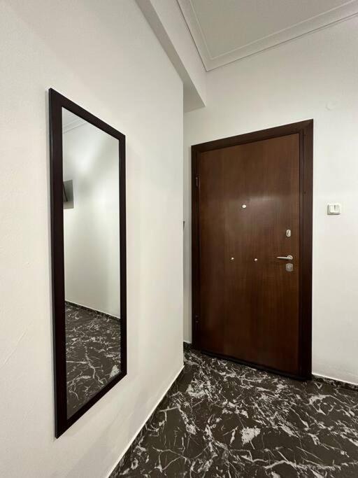 Modern & Minimal Athens Apartment Exterior photo